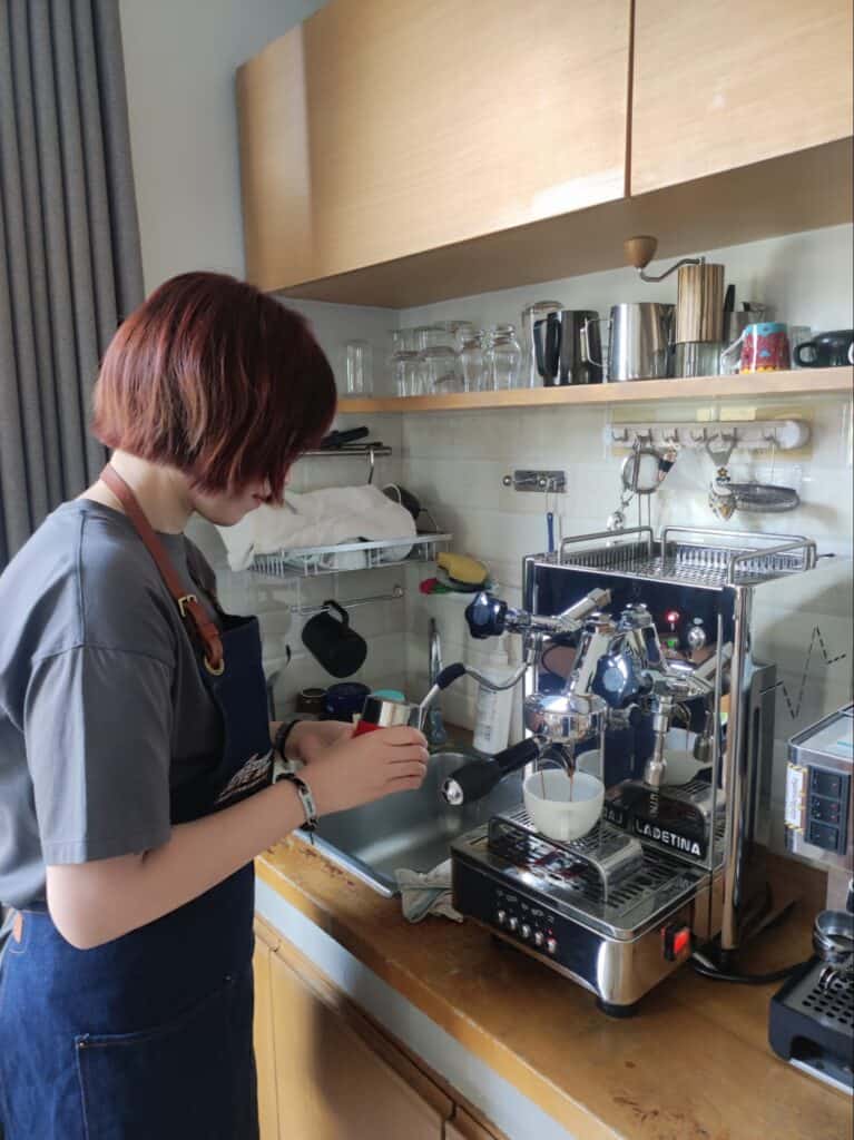 ภาพรวมบรรยากาศการเรียนดริปกาแฟแบบ Private 1:1 ที่ Topcoff